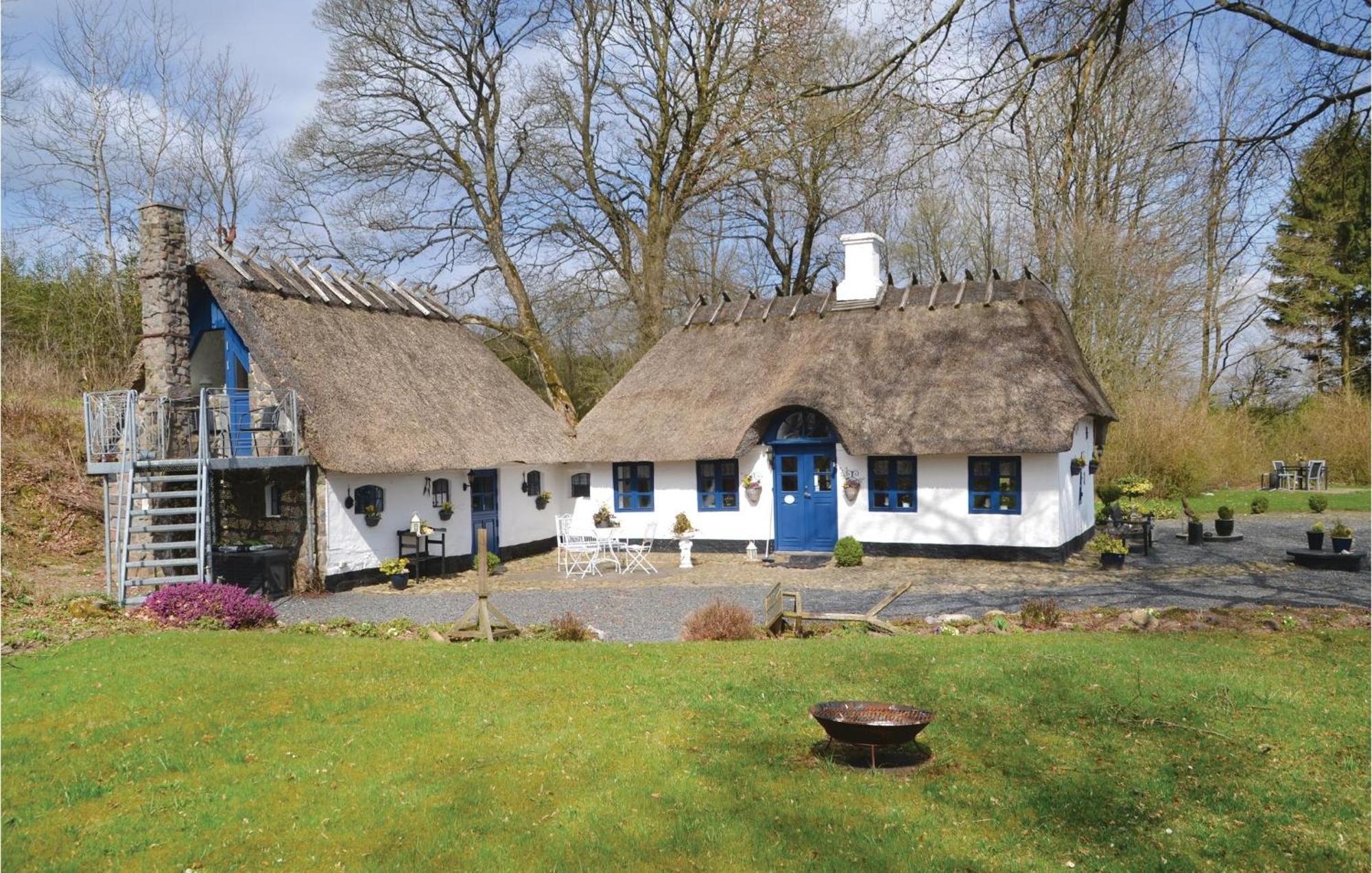 Lovely Home In Give With House A Panoramic View Zewnętrze zdjęcie